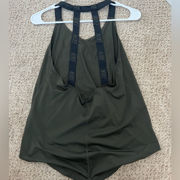 Nike Dri-Fit Green Cut Out Sleeveless Tank Top - Picture 3 of 3